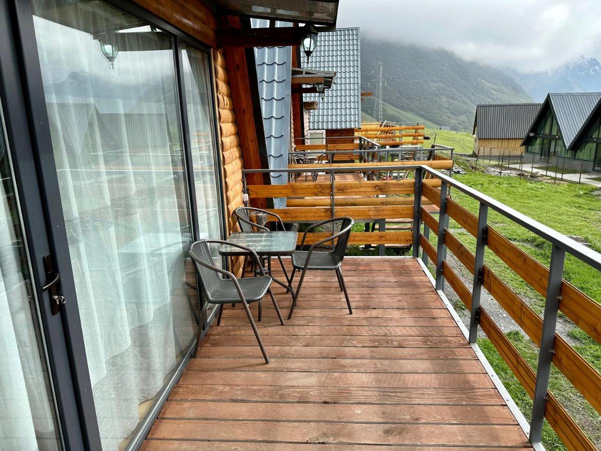 T&T Cottage Stepantsminda Exterior photo