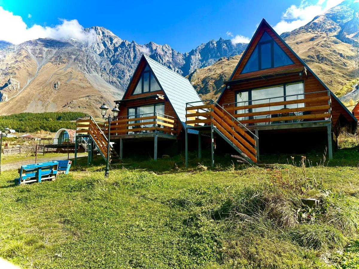 T&T Cottage Stepantsminda Exterior photo